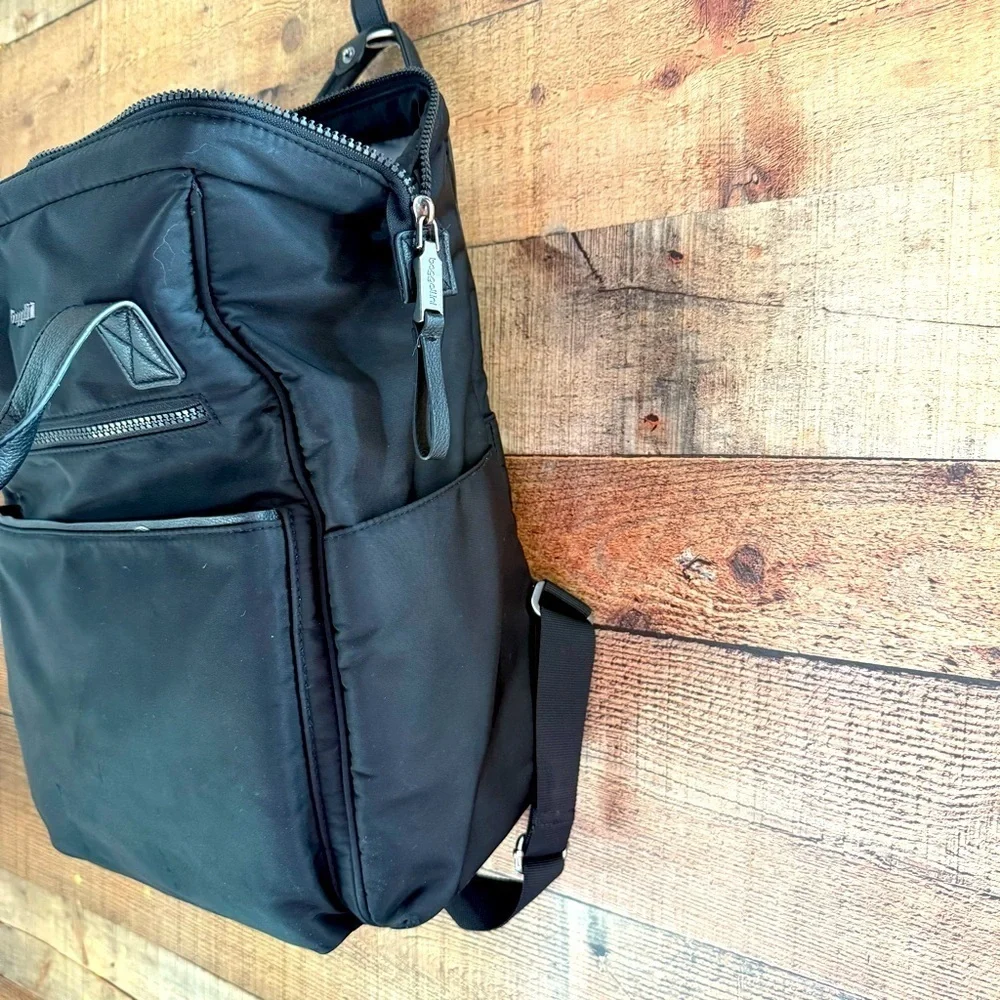 Baggallini Soho Backpack - Picture 7 of 13